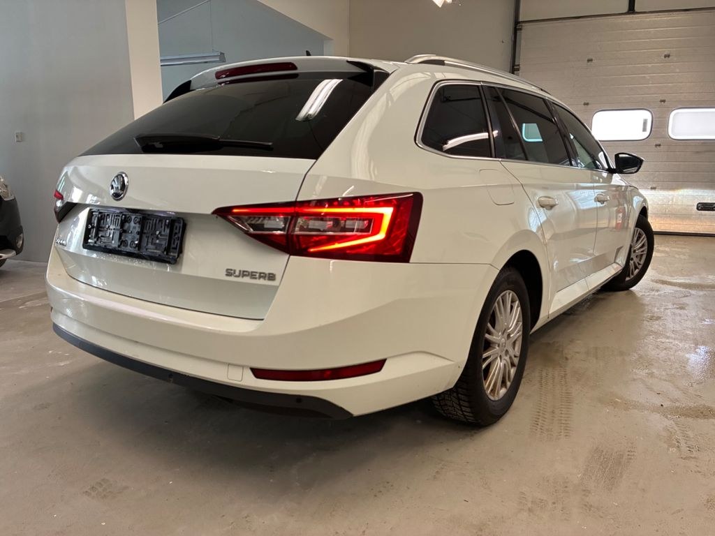 نمای دیگر اشکودا سوپرب 2.0 TDI SCR DSG استایل کومبی