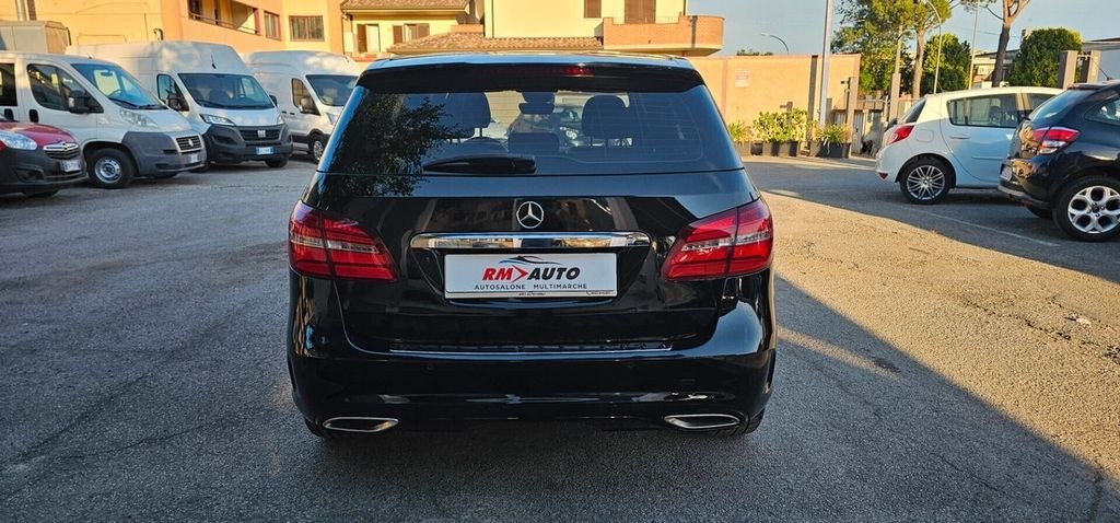 نمای دیگر مرسدس بنز مرسدس B 180d اتوماتیک اکزکیوتیو سولو 74000