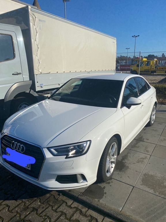 نمای دیگر آئودی A3 TFSI