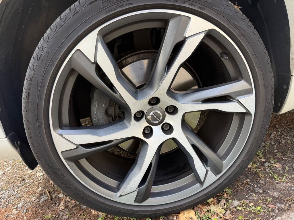 نمای دیگر ولوو XC90 D5 AWD Geartronic Inscription 7-Sitzer