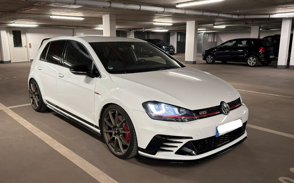 نمای دیگر فولکس واگن VW Golf 7 GTI Clubsport 2.0 TSI DSG