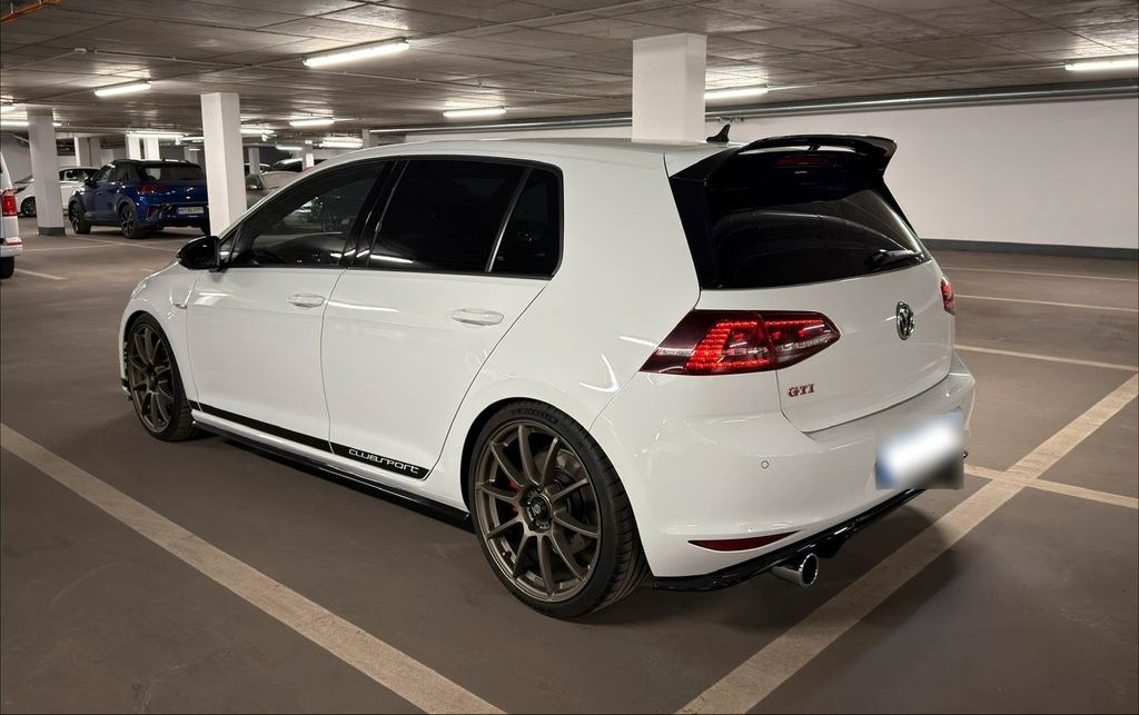 نمای دیگر فولکس واگن VW Golf 7 GTI Clubsport 2.0 TSI DSG