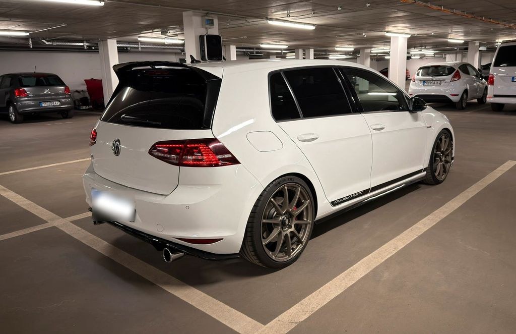 نمای دیگر فولکس واگن VW Golf 7 GTI Clubsport 2.0 TSI DSG