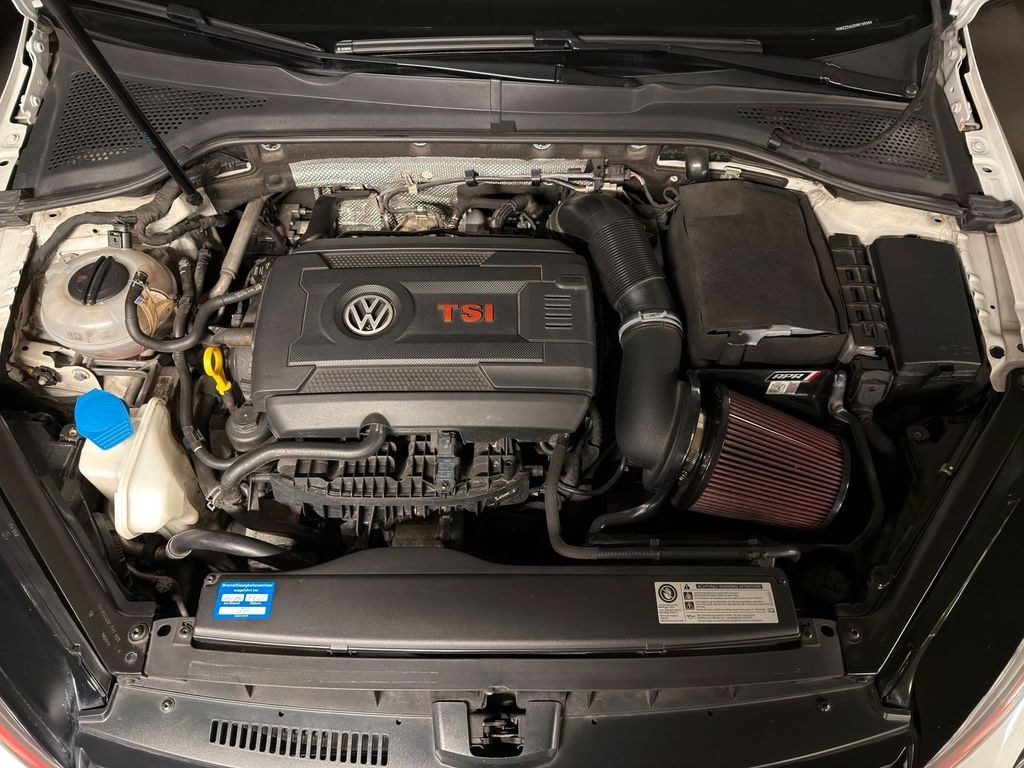 نمای دیگر فولکس واگن VW Golf 7 GTI Clubsport 2.0 TSI DSG