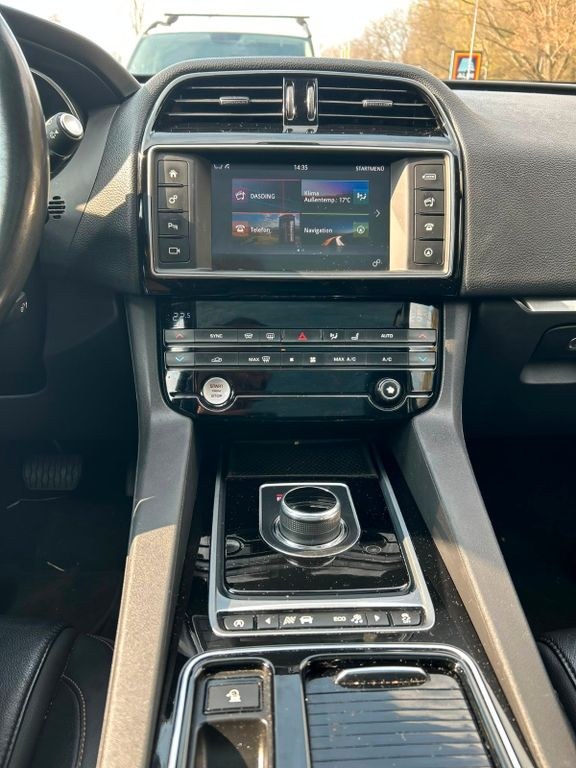 نمای دیگر جگوار F-Pace 20d R-Sport اتوماتیک R-Sport