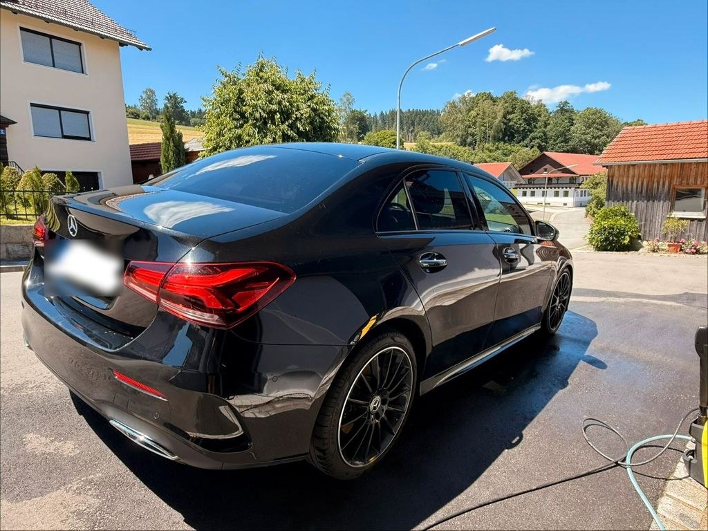 نمای دیگر مرسدس بنز مرسدس بنز A کلاس A250 AMG-Line، چهارچرخ محرک