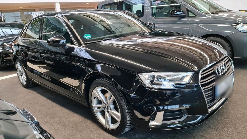 نمای دیگر آئودی A3 Tdi لیموزین