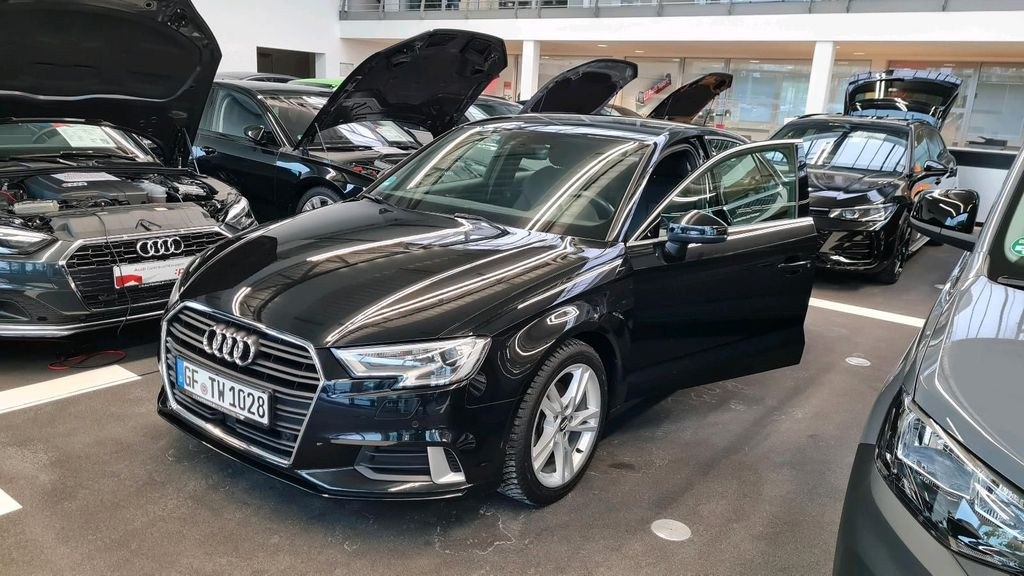 نمای دیگر آئودی A3 Tdi لیموزین