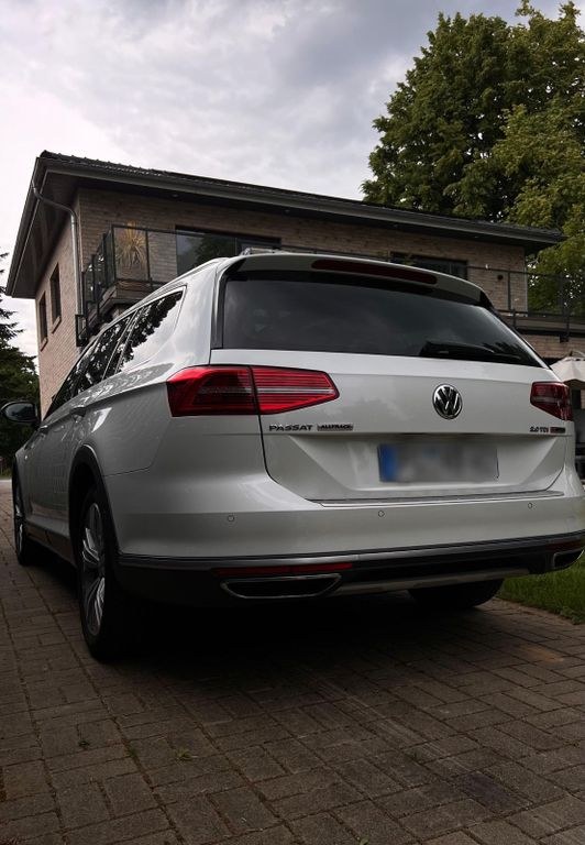 نمای دیگر فولکس واگن TDI 1.9 آلتراک