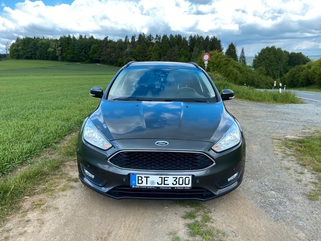نمای دیگر فورد فوکوس 1,5 TDCi 88kW بیزینس تورنیه بیزینس...