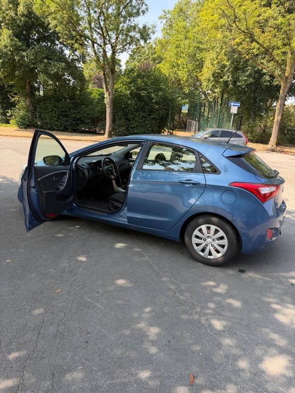نمای دیگر هیوندای i30 بلو 1.6 CRDi 81kW کلاسیک کلاسیک