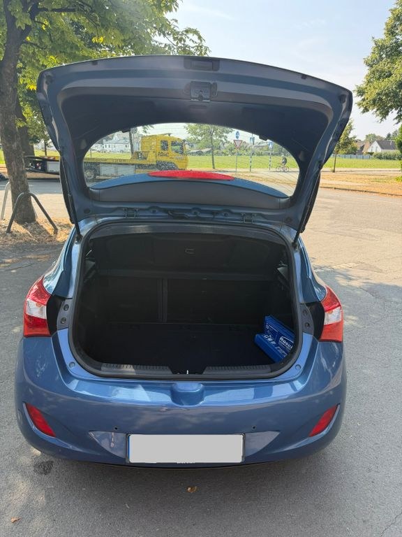 نمای دیگر هیوندای i30 بلو 1.6 CRDi 81kW کلاسیک کلاسیک