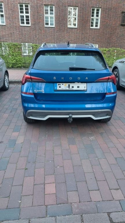 نمای دیگر اشکودا کامیق 1.0l TSI DSG 81kW اتوماتیک