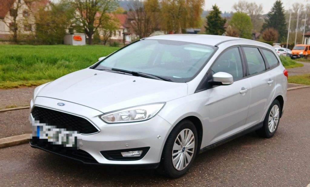 فورد فوکوس 1,5 TDCi 88kW بیزینس تورنیه بیزینس...