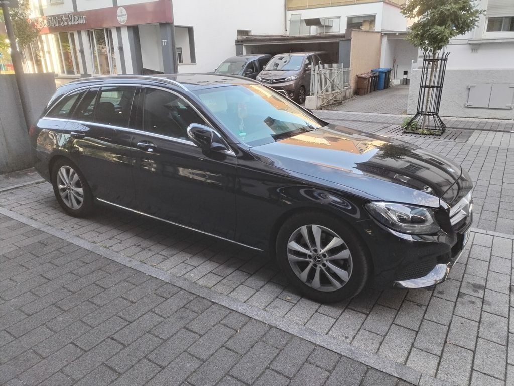 نمای دیگر مرسدس بنز C 200 d T - bluetec