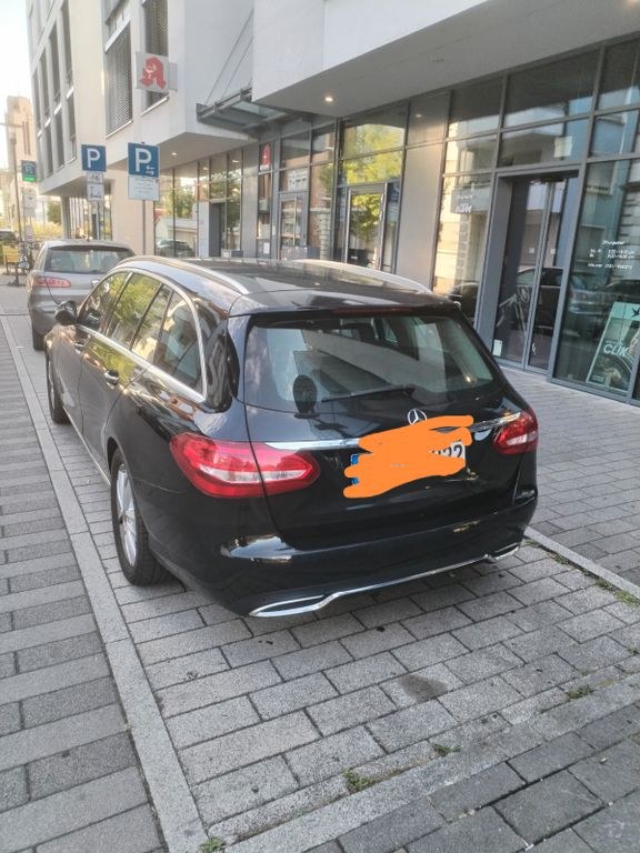 نمای دیگر مرسدس بنز C 200 d T - bluetec