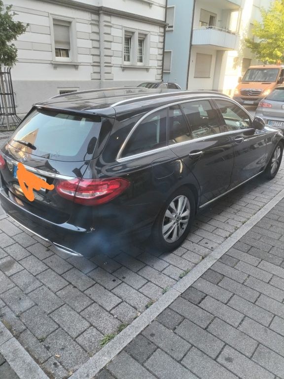 نمای دیگر مرسدس بنز C 200 d T - bluetec