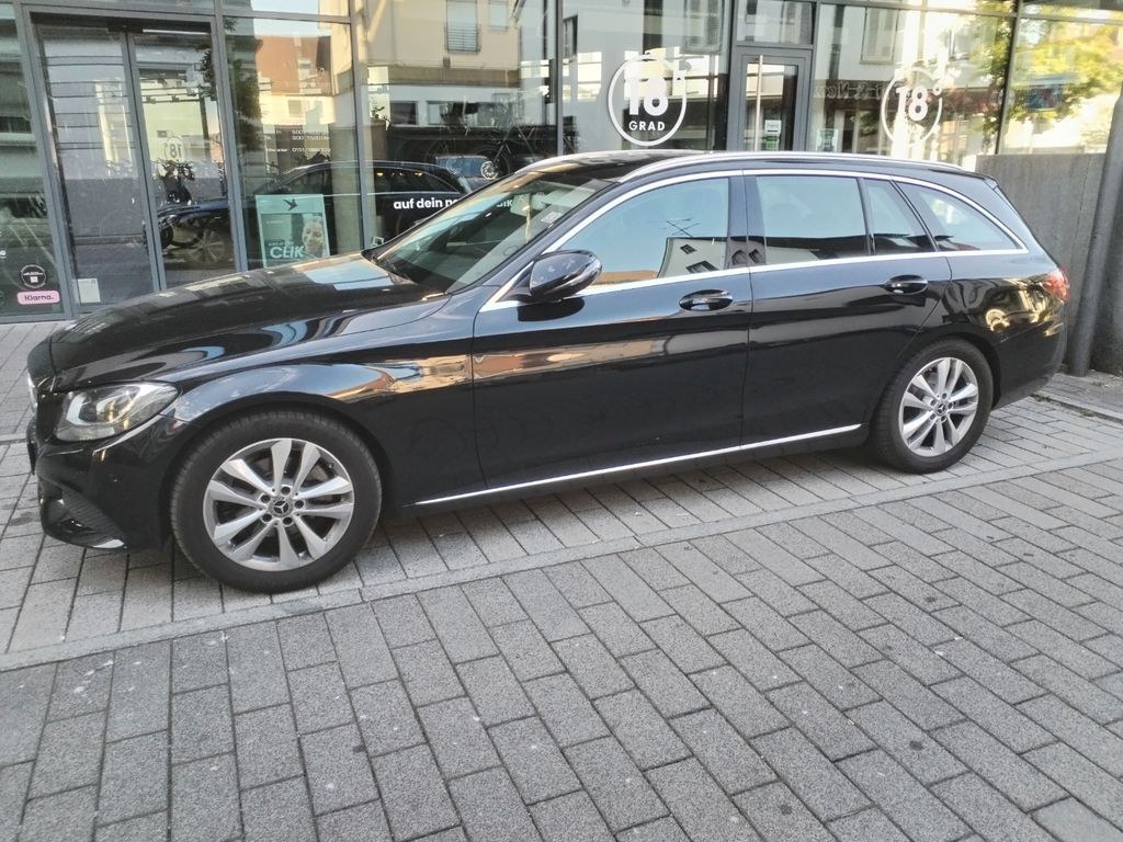 نمای دیگر مرسدس بنز C 200 d T - bluetec