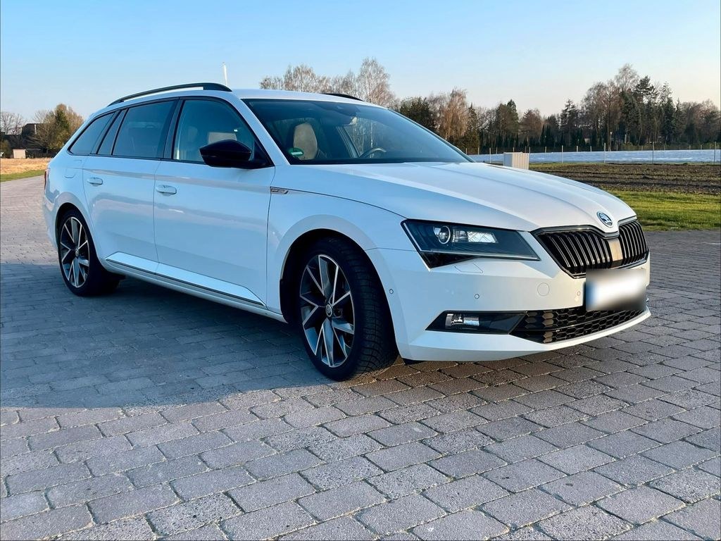 اشکودا سوپرب 2.0 TDI SCR 140kW DSG اسپورت لاین کومبی