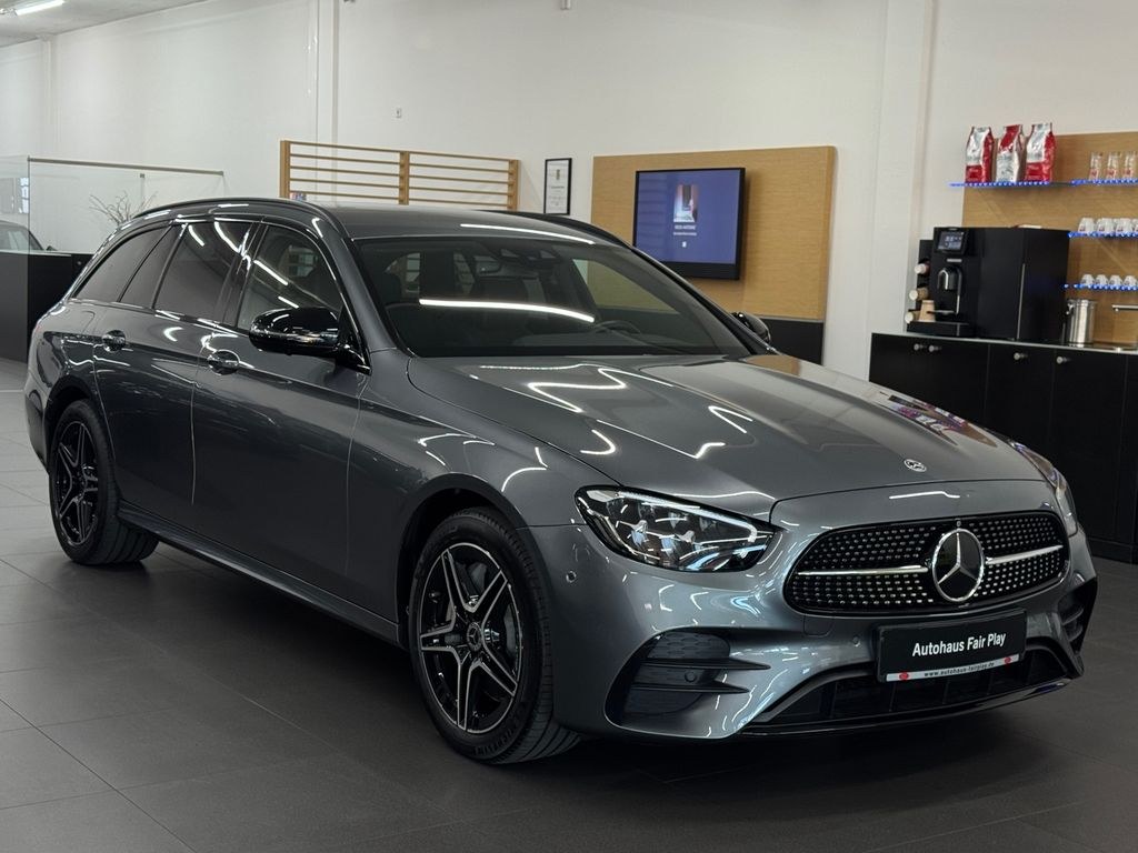 نمای دیگر مرسدس بنز E 300 de T-Mod. AMG/HUD/BURMESTER/WIDE/AHK