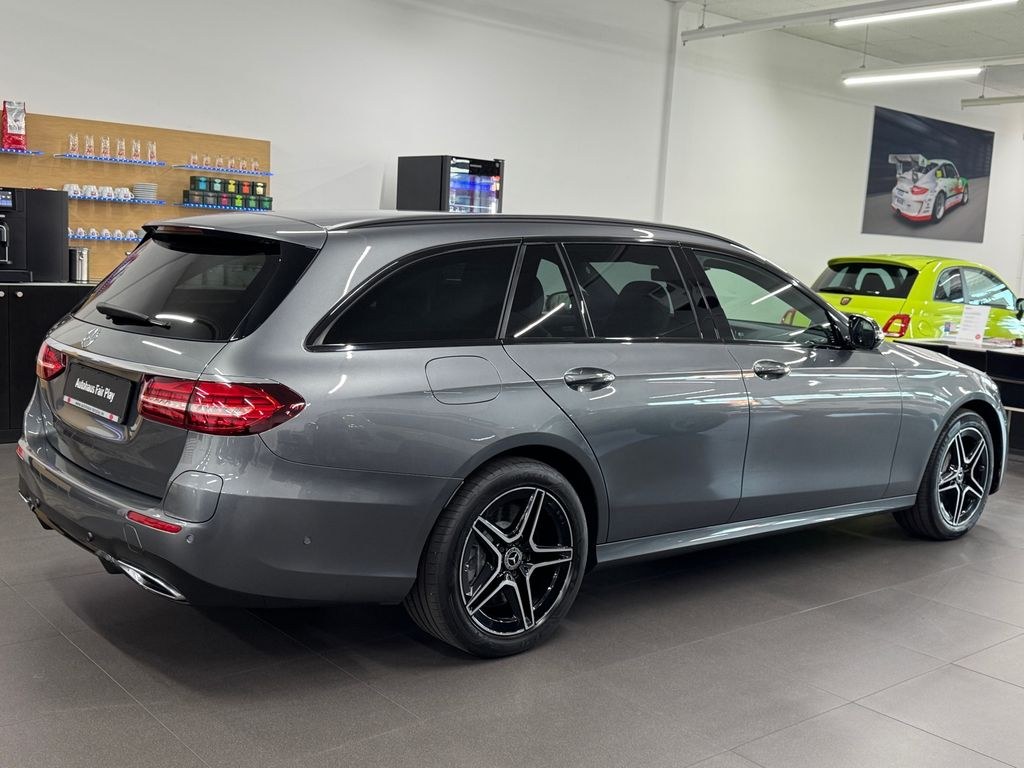 نمای دیگر مرسدس بنز E 300 de T-Mod. AMG/HUD/BURMESTER/WIDE/AHK