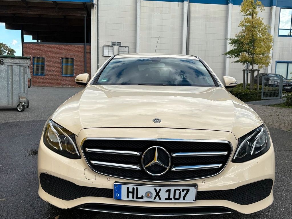 مرسدس بنز Mercedes E-Klasse E200d (Baujahr 2020) zu ...