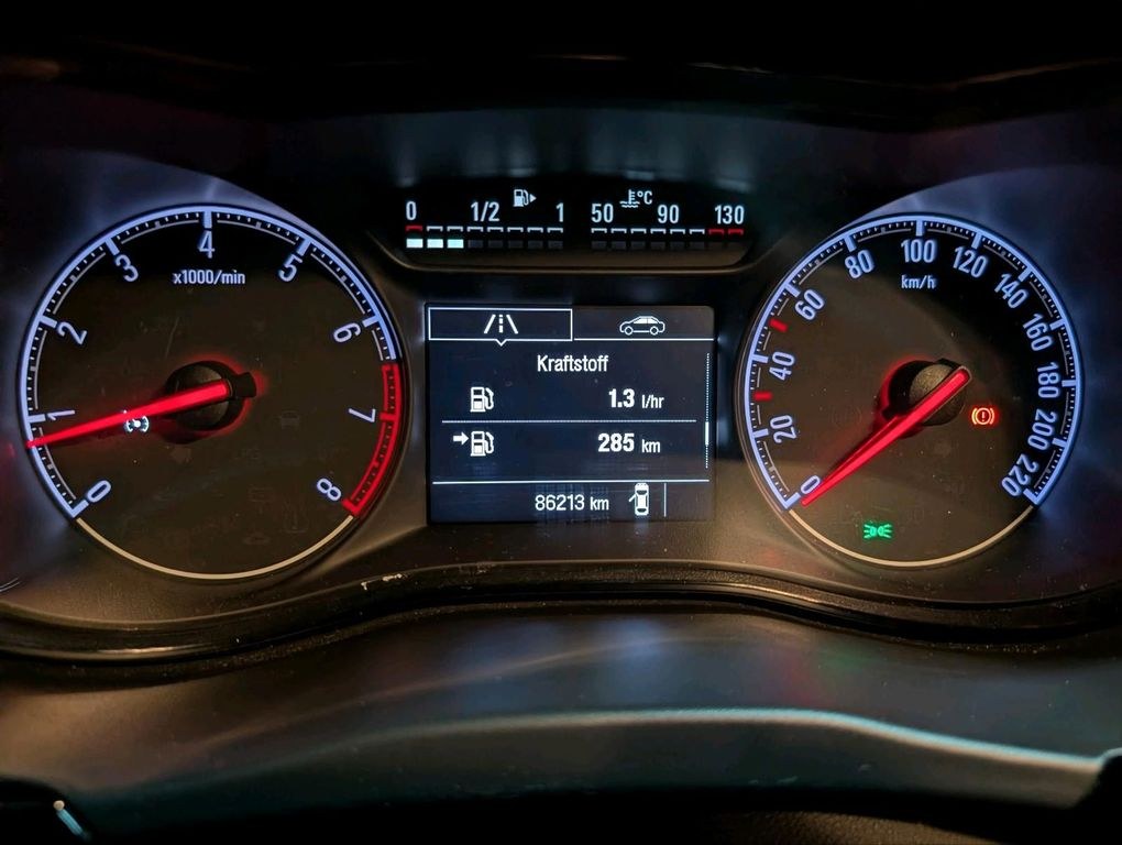 نمای دیگر اوپل کورسا ماندارین-نارنجی AHK 100 اسب بخار