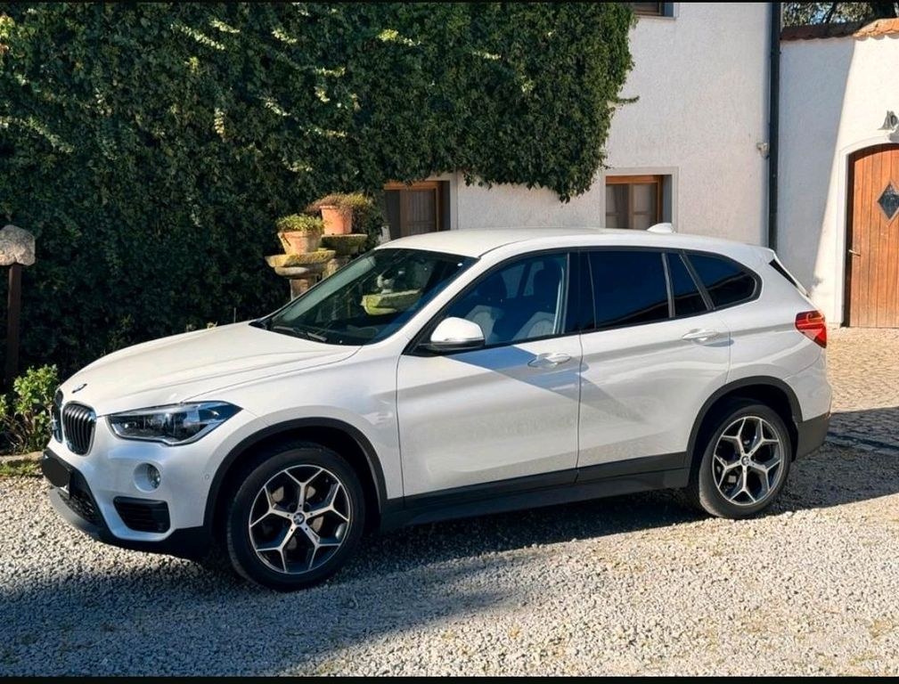 نمای دیگر بی ام و X1 sDrive 18i اتوماتیک 101t Km شک...