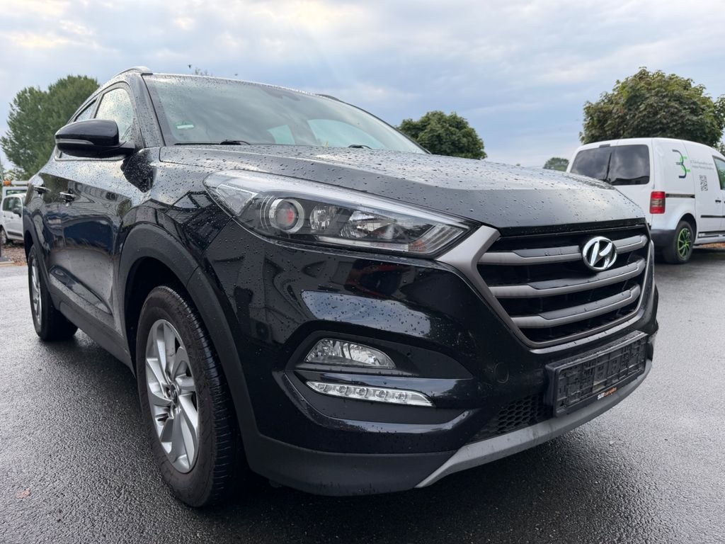 نمای دیگر هیوندای توسان ادونتیج 4WD ناوی دوربین Euro 6