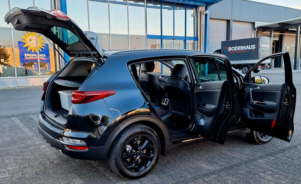نمای دیگر کیا اسپورتیج 1.6 T-GDI DCT بلک ادیشن Bla...