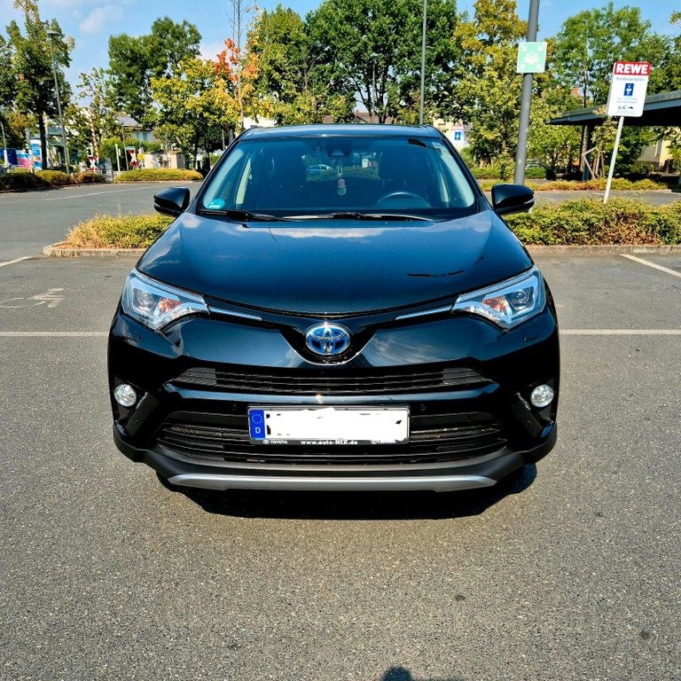 نمای دیگر تویوتا راو۴ 2.5 هیبرید 4x4 اتوماتیک