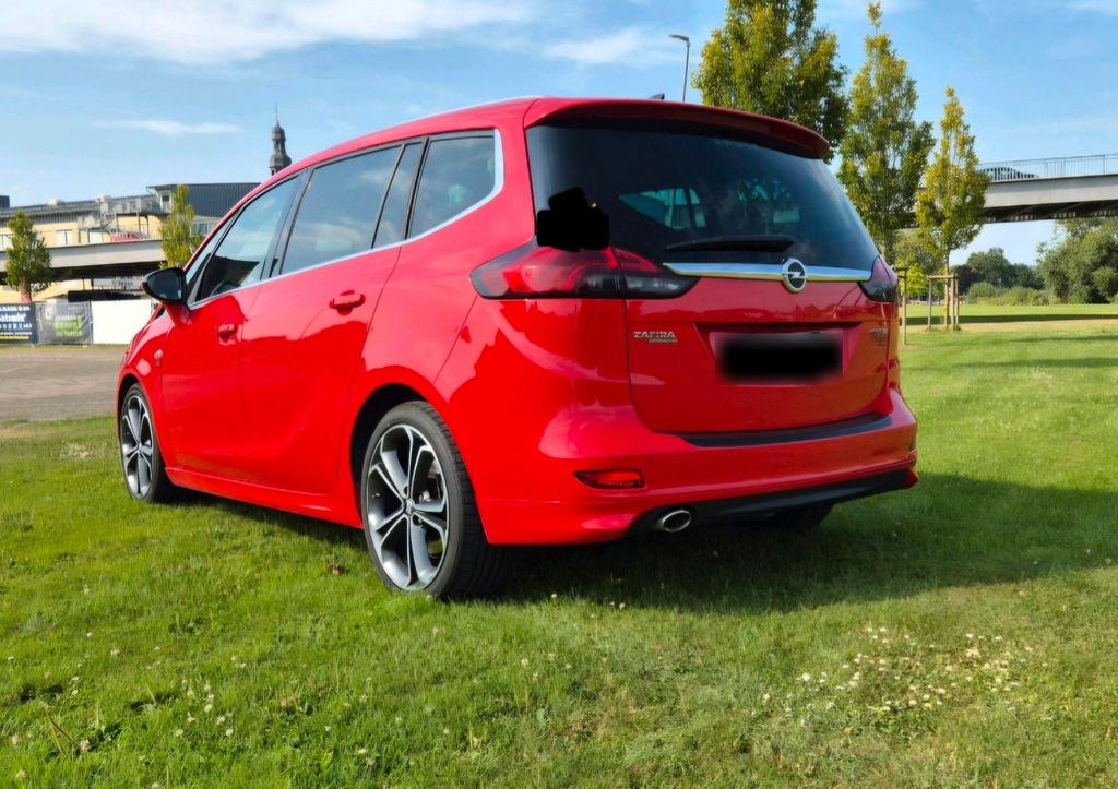 نمای دیگر اوپل زافیرا C تورر 2.0l OPC لاین