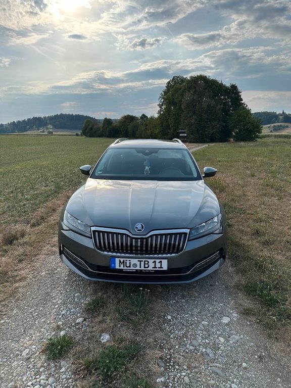 نمای دیگر اشکودا سوپرب استایل 2.0TDI DSG وضعیت عالی ...