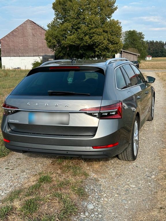 نمای دیگر اشکودا سوپرب استایل 2.0TDI DSG وضعیت عالی ...
