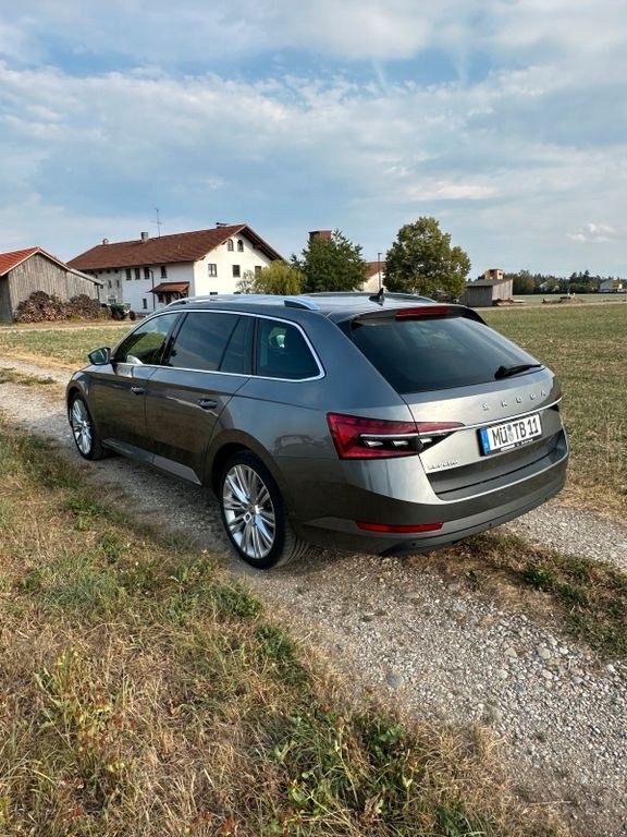 نمای دیگر اشکودا سوپرب استایل 2.0TDI DSG وضعیت عالی ...