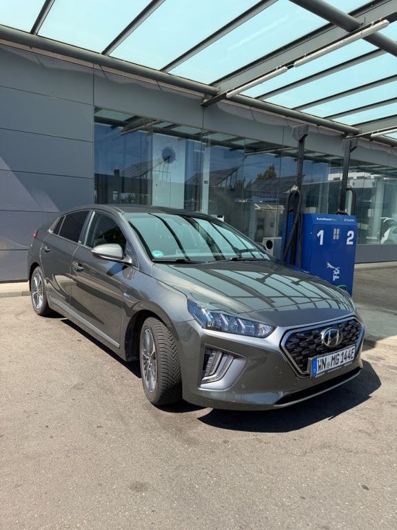 هیوندای آیونیک 1.6l GDi پلاگین هیبرید -