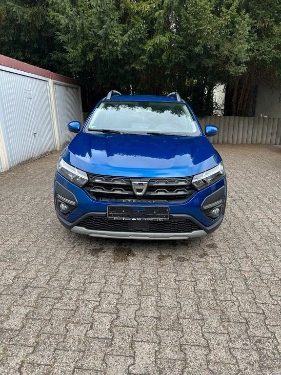 نمای دیگر داسیا ساندررو استپوی