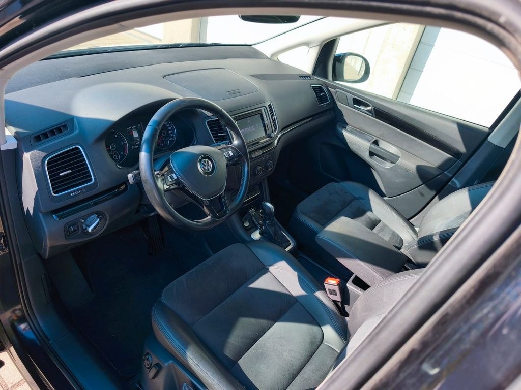 نمای دیگر فولکس واگن شاران 2.0 TDI SCR 130kW DSG هایلاین