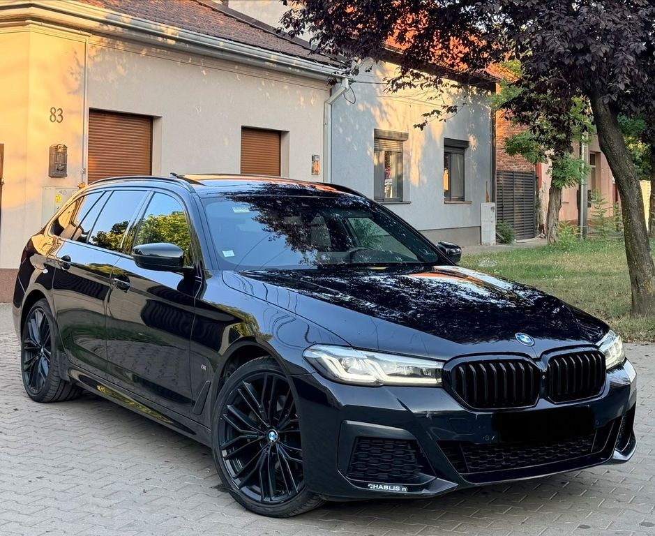 نمای دیگر بی ام و G31 520d Xdrive ام اسپورت