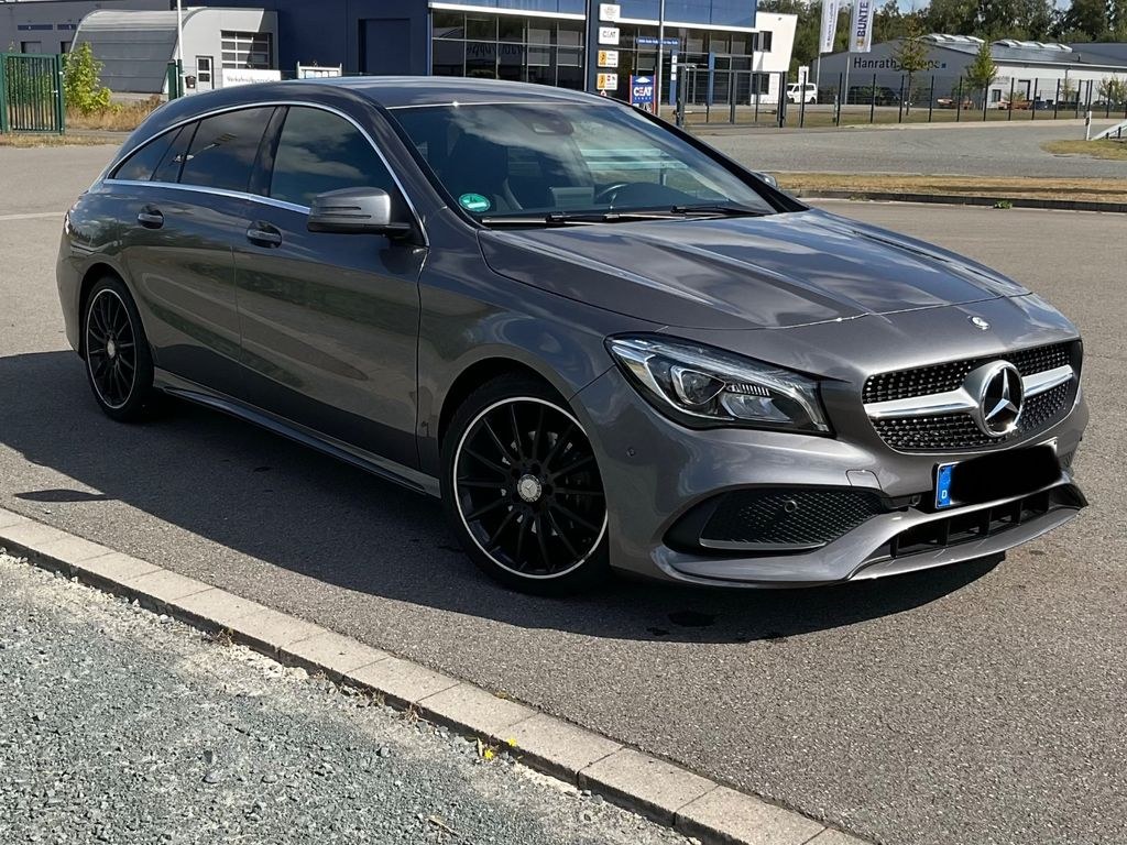 مرسدس بنز AMG-لاین، جداشدنی AHK، درب عقب الکتریکی