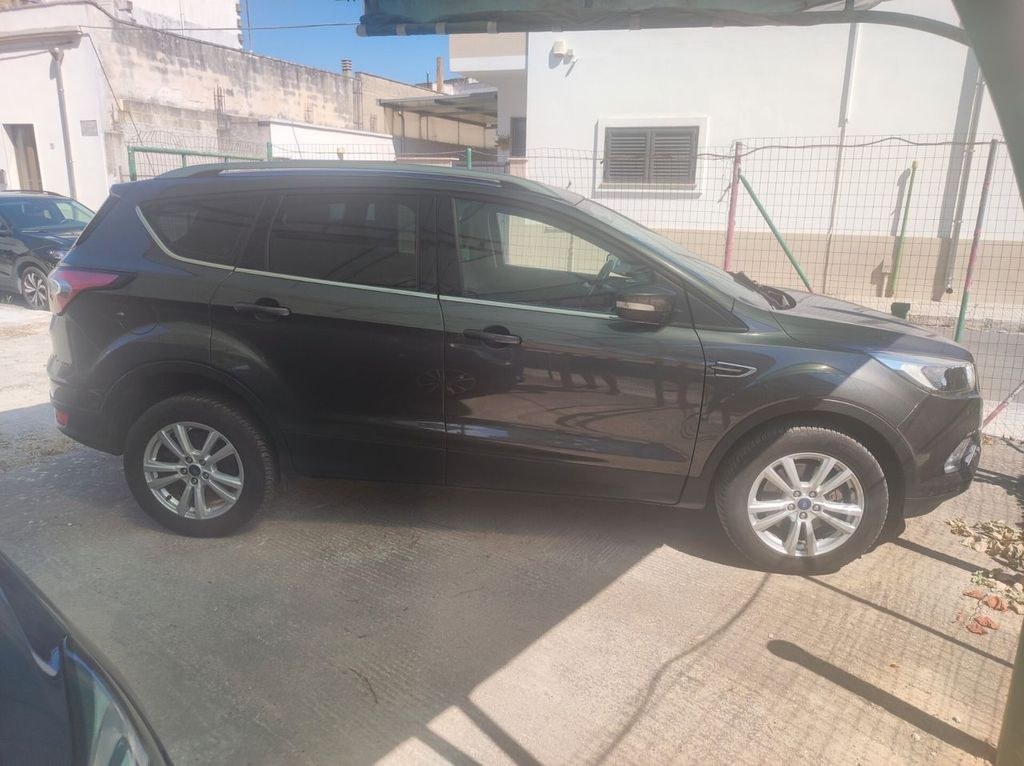 نمای دیگر فورد کوگا 1.5 TDCI 120 CV S&S 2WD تیتانیوم