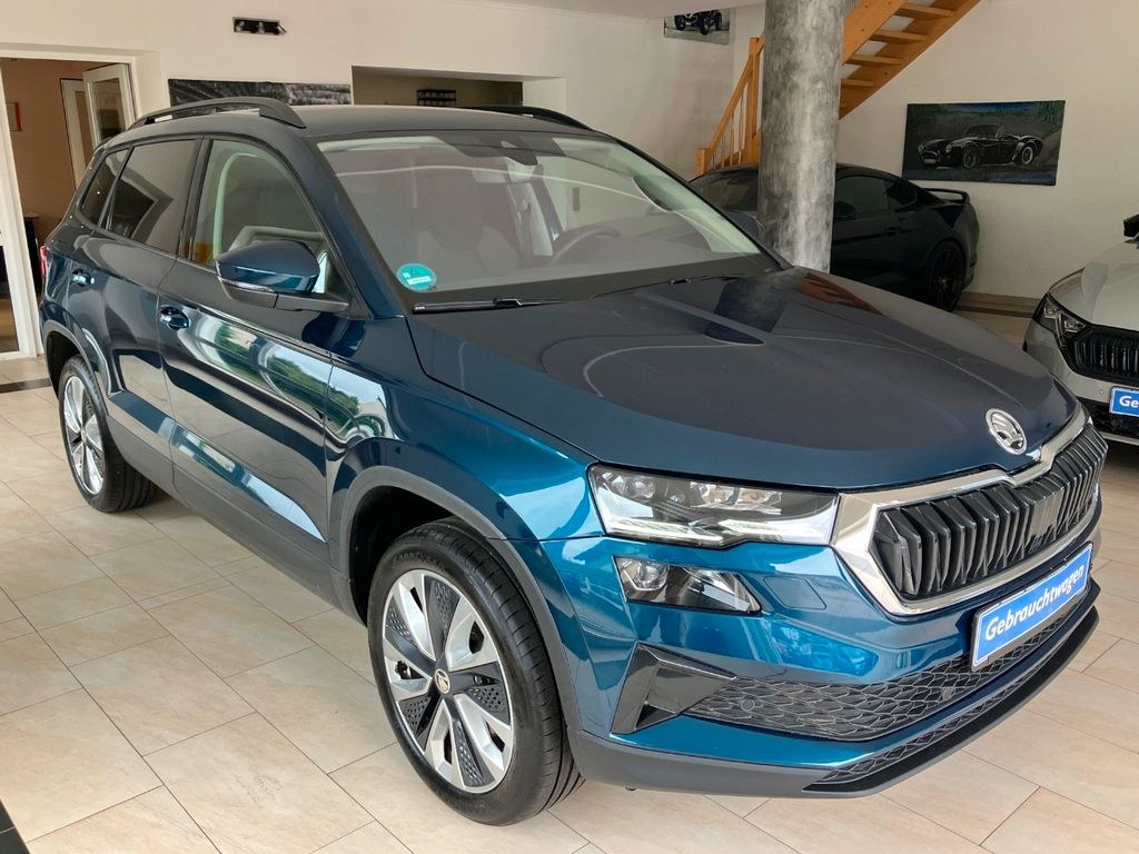 نمای دیگر اشکودا کاروک 1.5 TSI استایل DSG مجازی LED صندلی برقی