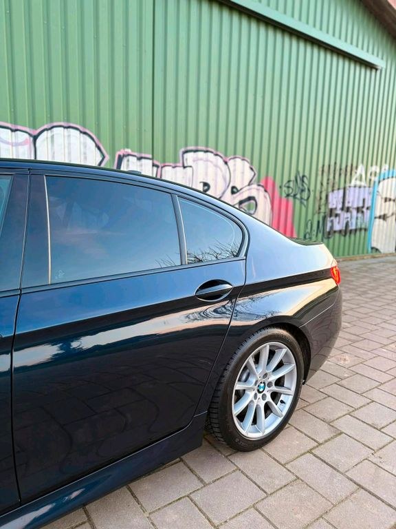 نمای دیگر بی ام و 530d xdrive m sport