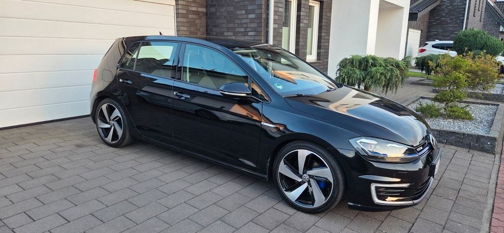 فولکس واگن گلف e-Golf e-Golf