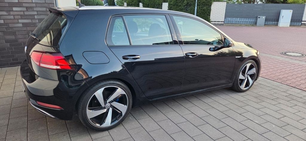 نمای دیگر فولکس واگن گلف e-Golf e-Golf