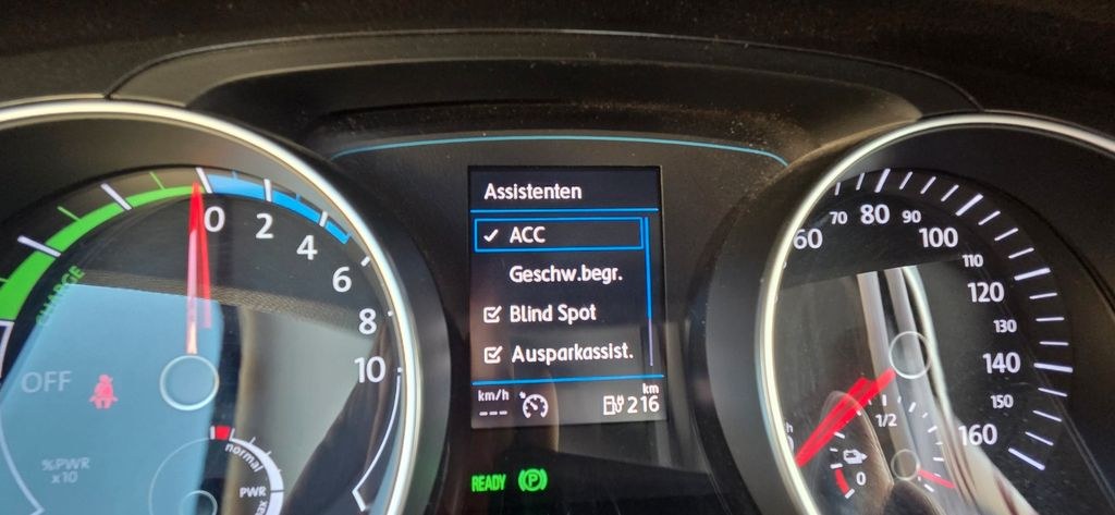 نمای دیگر فولکس واگن گلف e-Golf e-Golf