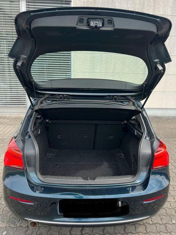 نمای دیگر بی ام و 118d xdrive Urban Line