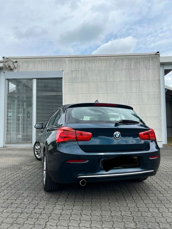 نمای دیگر بی ام و 118d xdrive Urban Line