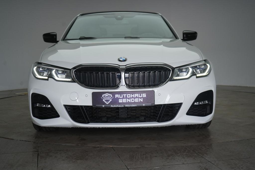 نمای دیگر بی ام و 320 d M Sport لیزر/چرم/HuD/دوربین