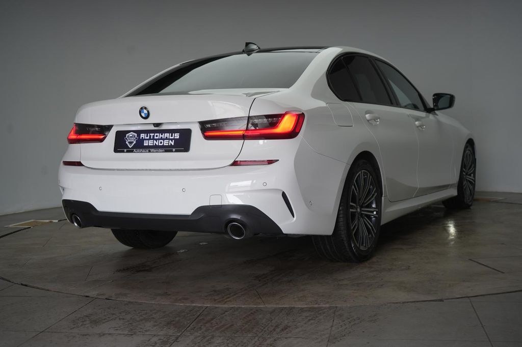 نمای دیگر بی ام و 320 d M Sport لیزر/چرم/HuD/دوربین